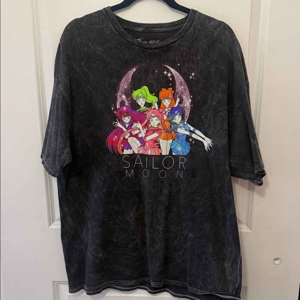 Sailor Moon Graphic Tee - Size XL